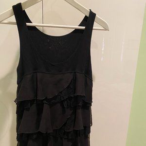 Black scoop neck ruffle dress (xs)